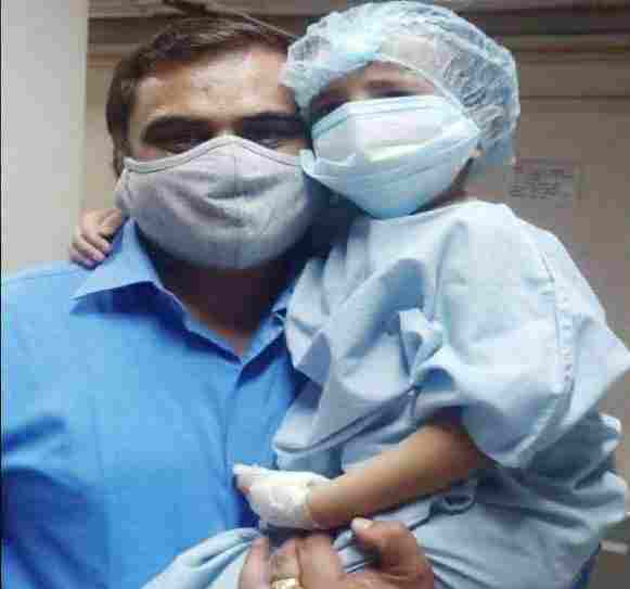 Indore News: 3 साल के बच्चे ने खेलते-खेलते चुंबक को निगल लिया, परिजन का आरोप- एनेस्थीसिया के ओवरडोज से हुई मौत