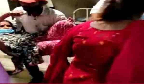 Breaking News: Jabalpur के Life Medicity Hospital में मरीजों पर छज्जा गिरा