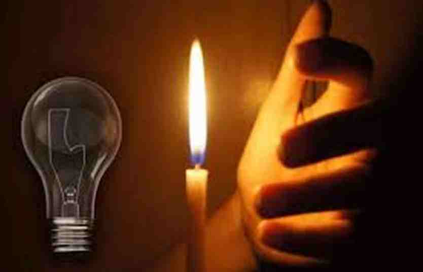 MP News: भोपाल में पतंग के कारण कुछ इलाकों में काटी बिजली, अंधेरा पसरा रहा